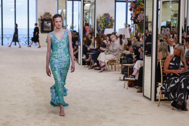 Chanel Collection Croisière 2026 2027 Chanel Cruise fashion show at the Casino municipal de Biarritz, France, on April 28, 2026 Olivier Borde Bestimage A model walks the runway at the Chanel Cruise 2025 fashion show at the Biarritz Municipal Casino, France, on April 28, 2026 Biarritz France  Copyright: xOLIVIERxBORDEx xBESTIMAGExOLIVIERxBORDEx xBESTIMAGEx