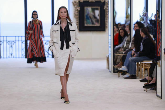 Chanel N°2 Collection Croisière 2026 2027 Chanel Cruise fashion show at the Biarritz Municipal Casino, April 28, 2026 Olivier Borde Betimage A model walks the runway at the Chanel Cruise 2025 fashion show at the Biarritz Municipal Casino, France, on April 28, 2026 Biarritz France  Copyright: xOLIVIERxBORDEx xBESTIMAGExOLIVIERxBORDEx xBESTIMAGEx
