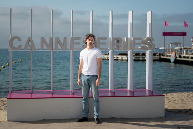 Alex Doux attends the Zodiaque photocall in Hotel Majestic Beach during 9th CanneSeries festival in Cannes, France on April 28, 2026 Photo by Loran Mafar Starface 455461 2026 04 28 Cannes France  Copyright: xLoranxMafarx xStarfacex STAR_455461_056