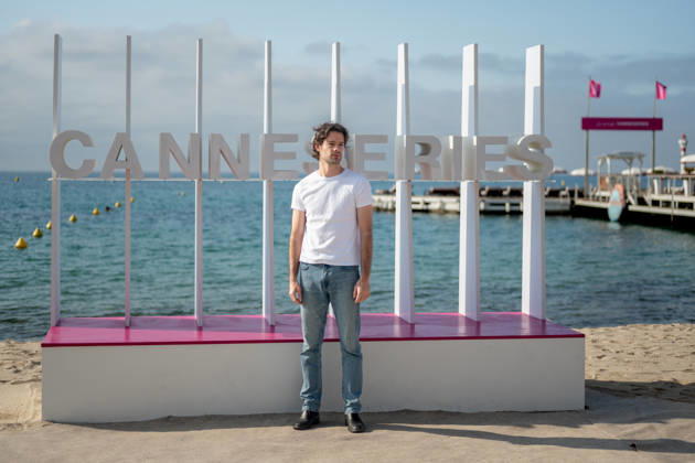 Alex Doux attends the Zodiaque photocall in Hotel Majestic Beach during 9th CanneSeries festival in Cannes, France on April 28, 2026 Photo by Loran Mafar Starface 455461 2026 04 28 Cannes France  Copyright: xLoranxMafarx xStarfacex STAR_455461_078