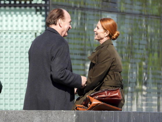 CNTV KANZLEI- Esther Schweins und Herbert Knaup die Schauspieler am Set beim Dreh zu neuen folgen der ARD TV Serie Die Kanzlei Drehort am Flaggenplatz auf dem Hamburger Jungfernstieg am 28.04.2026 in Hamburg Hamburg Deutschland
