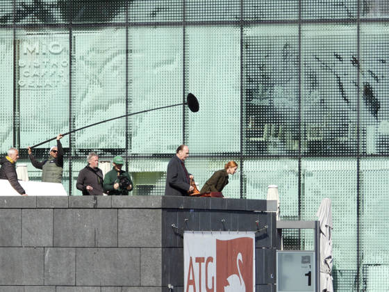 CNTV KANZLEI- Esther Schweins und Herbert Knaup die Schauspieler am Set beim Dreh zu neuen folgen der ARD TV Serie Die Kanzlei Drehort am Flaggenplatz auf dem Hamburger Jungfernstieg am 28.04.2026 in Hamburg Hamburg Deutschland