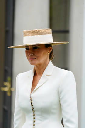 Trumps Welcome King Charles III and Queen Camilla WASHINGTON, DC - APRIL 28: First lady Melania Trump attends an event with students on Tuesday, April 28, 2026 at the White House in Washington, D.C. Credit: Maxine Wallace Pool via CNP Washington District of Columbia United States of America EDITORIAL USE ONLY  Copyright: xx AdMediax admphotostwo985484