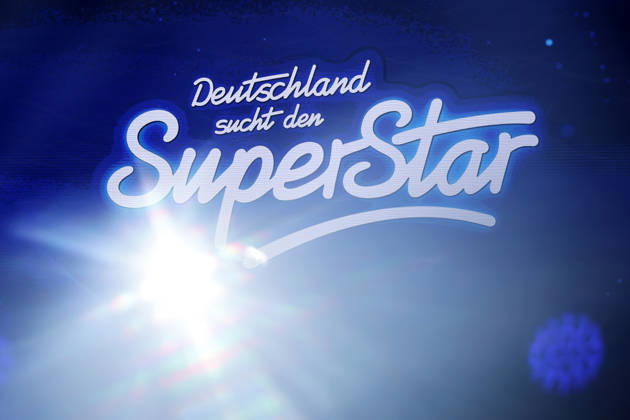 Das Logo von DSDS zu sehen bei der ersten von drei Live-Shows der 22. Staffel der deutschen Gesangs-Castingshow Deutschland sucht den Superstar (DSDS) in den MMC-Studios. (Themenbild, Symbolbild) Köln, 28.04.2026 NRW Deutschland Copyright: xChristophxHardtx