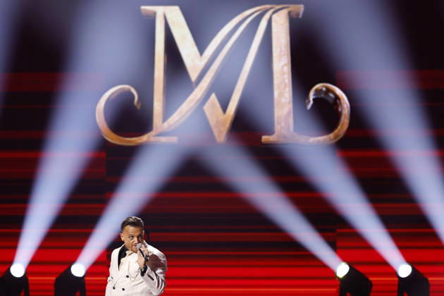 Kandidat Menowin Fröhlich bei der ersten von drei Live-Shows der 22. Staffel der deutschen Gesangs-Castingshow Deutschland sucht den Superstar (DSDS) in den MMC-Studios. Köln, 28.04.2026 NRW Deutschland Copyright: xChristophxHardtx