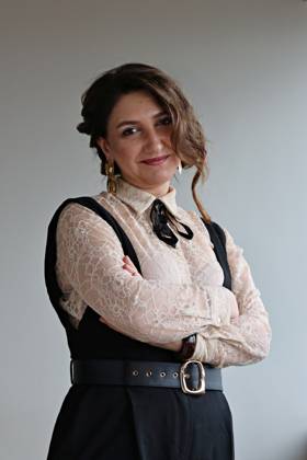 Kurdish actress Ruges Kirici at the Amed International Theater Festival in Diyarbakir, Turkey - 28 Apr 2026 Kurdish actress Ruges Kirici is seen during the event. Renowned Kurdish actress and TV host Ruges Ruge?) Kirici attended the 11th Amed International Festival, organized by the Diyarbakir Metropolitan Municipality and the Amed City Theater in the city of Diyarbakir, Turkey. Renowned Kurdish actress and TV host Ruges (Ruge?) Kirici attended the 11th Amed International Festival, organized by the Diyarbakir Metropolitan Municipality and the Amed City Theater in the city of Diyarbakir, Turkey. Diyarbakir Turkey Copyright: xMehmetxMasumxSuerx xSOPAxImagesx Ruges05_MMSuer
