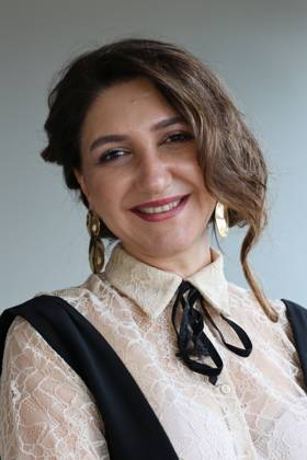 Kurdish actress Ruges Kirici at the Amed International Theater Festival in Diyarbakir, Turkey - 28 Apr 2026 Kurdish actress Ruges Kirici is seen during the event. Renowned Kurdish actress and TV host Ruges Kirici attended the 11th Amed International Festival, organized by the Diyarbakir Metropolitan Municipality and the Amed City Theater in the city of Diyarbakir, Turkey. Renowned Kurdish actress and TV host Ruges (Ruge?) Kirici attended the 11th Amed International Festival, organized by the Diyarbakir Metropolitan Municipality and the Amed City Theater in the city of Diyarbakir, Turkey. Diyarbakir Turkey Copyright: xMehmetxMasumxSuerx xSOPAxImagesx Ruges12_MMSuer