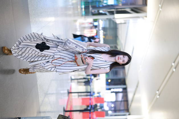 SHANGHAI, CHINA - APRIL 28: Model Sui He is seen at an airport on April 28, 2026 in Shanghai, China.  Copyright: xVCGx 111637911142