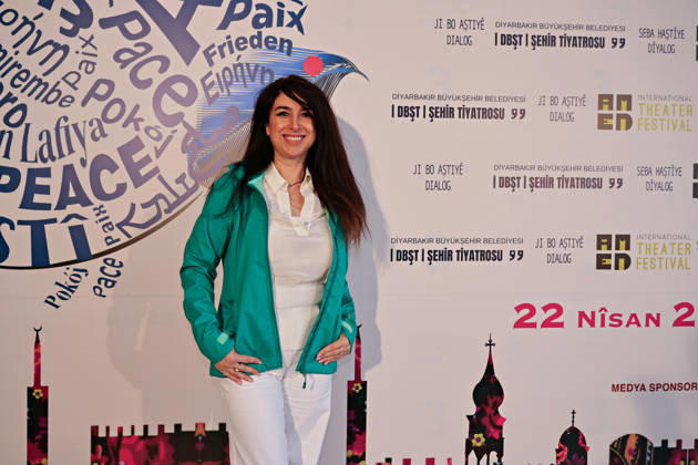 Director Berfin Zenderlioglu at the Amed International Theater Festival in Diyarbakir, Turkey - 28 Apr 2026 Director and actress Berfin Zenderlioglu is seen during the event. Renowned Kurdish director and actress Berfin Zenderlioglu attended the 11th Amed International Theater Festival, organized by the Diyarbak?r Metropolitan Municipality and the Amed City Theater in the Turkish city of Diyarbakir. Diyarbakir Turkey Copyright: xMehmetxMasumxSuerx xSOPAxImagesx Berfin02_MMSuer