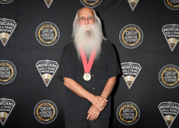 2026 Musicians Hall of Fame Induction Ceremony Leland Sklar arriving to the 2026 Musicians Hall of Fame Induction Ceremony held at The Fisher Center for the Performing Arts on April 28, 2026 in Nashville, TN. Nashville The Fisher Center for the Performing Arts Tennessee USA Copyright: xTammiexArroyo AFF-USA.comx