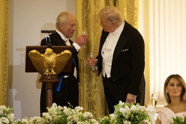 President Donald Trump and Great Britain s King Charles toast one another after giving remarks during a state dinner with President Donald Trump and First Lady Melania Trump at the White House on Tuesday, April 28, 2026 in Washington, DC. Charles spoke to a joint session of Congress earlier in the day, and attended several events with U.S. President Donald Trump.  WAX20260428221 CraigxHudson