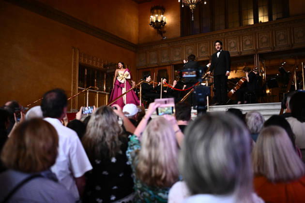 OPERA AUSTRALIA 70TH ANNIVERSARY, Australian soprano Stacey Alleaume and Tongan tenor Filipe Manu perform for the public as part of Opera Australia™s 70th anniversary at the on the steps of the Regent Theatre in Melbourne, Wednesday, April 29, 2026. ( NO ARCHIVING MELBOURNE VICTORIA AUSTRALIA  Copyright: xJOELxCARRETTx 20260429172865973639