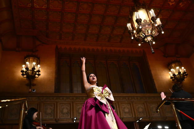 OPERA AUSTRALIA 70TH ANNIVERSARY, Australian soprano Stacey Alleaume performs for the public as part of Opera Australia™s 70th anniversary at the on the steps of the Regent Theatre in Melbourne, Wednesday, April 29, 2026. ( NO ARCHIVING MELBOURNE VICTORIA AUSTRALIA  Copyright: xJOELxCARRETTx 20260429184495770190