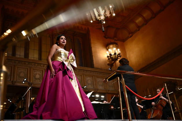 OPERA AUSTRALIA 70TH ANNIVERSARY, Australian soprano Stacey Alleaume performs for the public as part of Opera Australia™s 70th anniversary at the on the steps of the Regent Theatre in Melbourne, Wednesday, April 29, 2026. ( NO ARCHIVING MELBOURNE VICTORIA AUSTRALIA  Copyright: xJOELxCARRETTx 20260429185297564970
