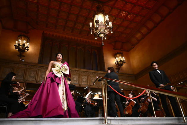 OPERA AUSTRALIA 70TH ANNIVERSARY, Australian soprano Stacey Alleaume and Tongan tenor Filipe Manu perform for the public as part of Opera Australia™s 70th anniversary at the on the steps of the Regent Theatre in Melbourne, Wednesday, April 29, 2026. ( NO ARCHIVING MELBOURNE VICTORIA AUSTRALIA  Copyright: xJOELxCARRETTx 20260429170593315091