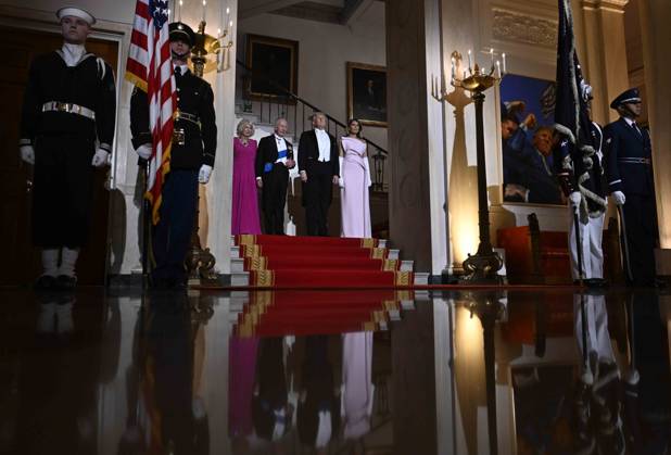April 28, 2026, Washington, District Of Columbia, USA: WASHINGTON, DC - APRIL 28: President Donald Trump and first lady Melania Trump pose for a photo with Britain s King Charles III and Queen Camilla before a state dinner at the White House on Tuesday, April 28, 2026 in Washington, D.C. Charles spoke to a joint session of Congress earlier in the day, and attended several events with U.S. President Donald Trump Washington USA - ZUMAs152 20260428_faa_s152_301 Copyright: xCraigxHudsonx-xPoolxviaxCNPx