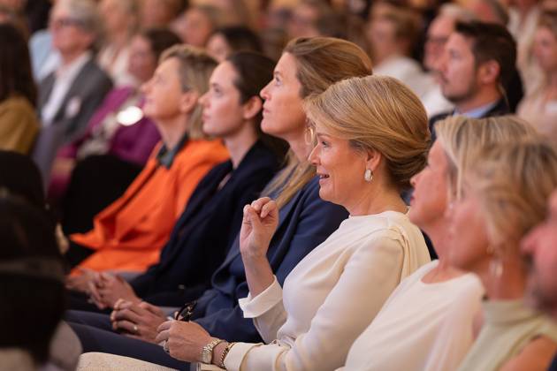 Minister of Justice Annelies Verlinden and Queen Mathilde of Belgium pictured during the 27th edition of the award ceremony of the Womed Award , for best female entrepreneur, organised by Markant and Unizo, Tuesday 28 April 2026 in Brussels.  JAMESxARTHURxGEKIERE 172331935