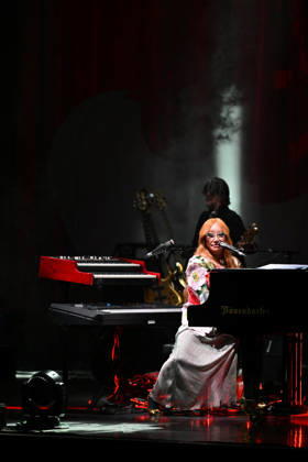 Tori Amos Performs At L Olympia - Paris Tori Amos performs at the l Olympia in Paris, France on April 28, 2026. Photo by Christophe Meng ABACAPRESS.COM Paris Ile-de-France France  Copyright: xMengxChristophe ABACAx