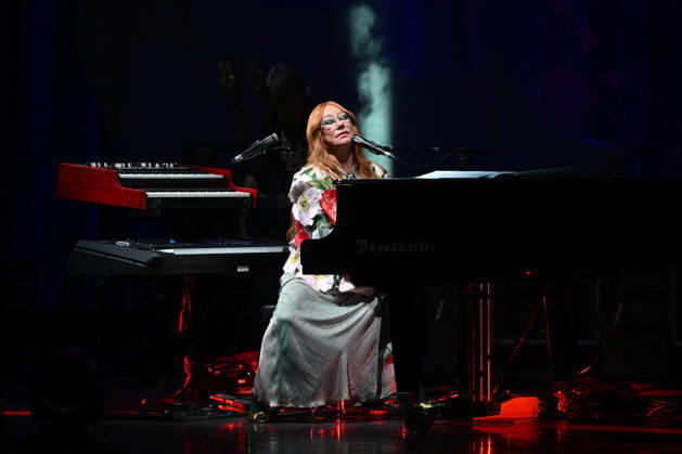 Tori Amos Performs At L Olympia - Paris Tori Amos performs at the l Olympia in Paris, France on April 28, 2026. Photo by Christophe Meng ABACAPRESS.COM Paris Ile-de-France France  Copyright: xMengxChristophe ABACAx