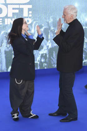 Billie Eilish und James Cameron bei der Premiere des 3D-Konzertfilms Billie Eilish - Hit Me Hard and Soft: The Tour im Odeon Luxe Leicester Square. London, 28.04.2026
