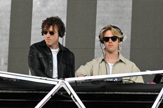 Ofenbach duo perform live before PSG Bayern Ofenbach live before PSG Bayern soccer Match, Champions League Ofenbach PSG vs Bayern Munich in Parc des Princes, Paris, France, on 28 April, 2026 28 04 2026 Paris, FRANCE 455477 2026 04 28 PARIS France  Copyright: xL.Urmanx xStarfacex STAR_455477_011