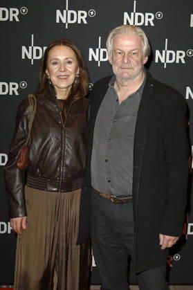 Aida Sikira und Max Herbrechter bei der Premiere des ARD-Dokumentarfilms Udo! Rebell. Rockstar. Ikone. in der Astor Filmlounge Hafencity. Hamburg, 28.04.2026