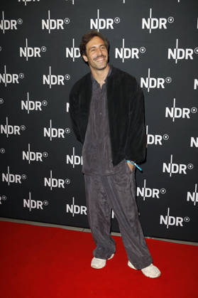 Max Giesinger bei der Premiere des ARD-Dokumentarfilms Udo! Rebell. Rockstar. Ikone. in der Astor Filmlounge Hafencity. Hamburg, 28.04.2026
