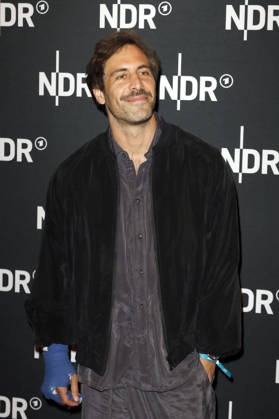 Max Giesinger bei der Premiere des ARD-Dokumentarfilms Udo! Rebell. Rockstar. Ikone. in der Astor Filmlounge Hafencity. Hamburg, 28.04.2026
