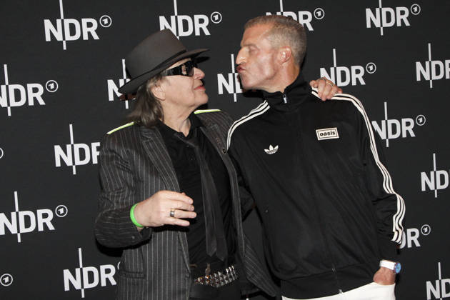 ABB LINDENBERG- Udo Lindenberg, Benjamin von Stuckrad-Barre auf dem roten Teppich bei der Kino Welt Premiere der ARD Dekou UDO Rebell Rockstar Ikone in der Astor Filmlounge in der Hafencity am 28.04.2026 in Hamburg Hamburg Deutschland
