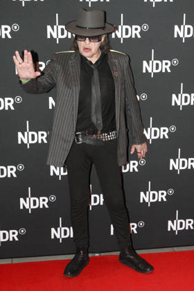 ABB LINDENBERG- Udo Gerhard Lindenberg auf dem roten Teppich bei der Kino Welt Premiere der ARD Dekou UDO Rebell Rockstar Ikone in der Astor Filmlounge in der Hafencity am 28.04.2026 in Hamburg Hamburg Deutschland