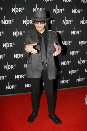 ABB LINDENBERG- Udo Gerhard Lindenberg auf dem roten Teppich bei der Kino Welt Premiere der ARD Dekou UDO Rebell Rockstar Ikone in der Astor Filmlounge in der Hafencity am 28.04.2026 in Hamburg Hamburg Deutschland