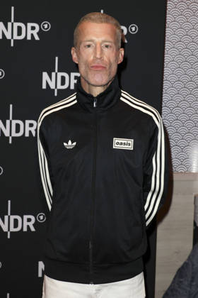 ABB LINDENBERG- Benjamin von Stuckrad-Barre auf dem roten Teppich bei der Kino Welt Premiere der ARD Dekou UDO Rebell Rockstar Ikone in der Astor Filmlounge in der Hafencity am 28.04.2026 in Hamburg Hamburg Deutschland