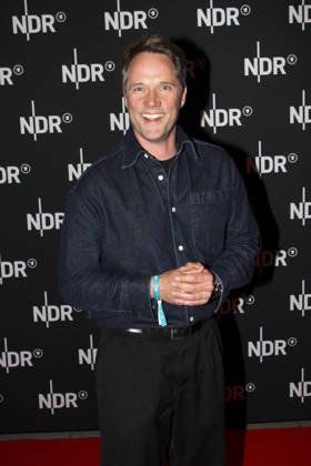 ABB LINDENBERG- Matthias Schloo auf dem roten Teppich bei der Kino Welt Premiere der ARD Dekou UDO Rebell Rockstar Ikone in der Astor Filmlounge in der Hafencity am 28.04.2026 in Hamburg Hamburg Deutschland