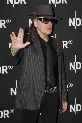 ABB LINDENBERG- Udo Gerhard Lindenberg auf dem roten Teppich bei der Kino Welt Premiere der ARD Dekou UDO Rebell Rockstar Ikone in der Astor Filmlounge in der Hafencity am 28.04.2026 in Hamburg Hamburg Deutschland