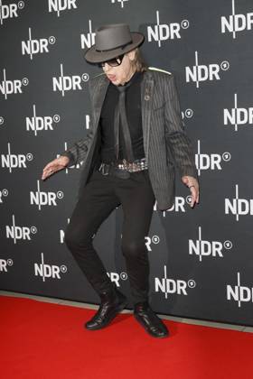 ABB LINDENBERG- Udo Gerhard Lindenberg auf dem roten Teppich bei der Kino Welt Premiere der ARD Dekou UDO Rebell Rockstar Ikone in der Astor Filmlounge in der Hafencity am 28.04.2026 in Hamburg Hamburg Deutschland