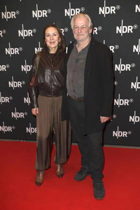 Aida Sikira und Max Herbrechter bei der Premiere des ARD-Dokumentarfilms Udo! Rebell. Rockstar. Ikone. in der Astor Filmlounge Hafencity. Hamburg, 28.04.2026