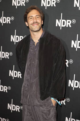 Max Giesinger bei der Premiere des ARD-Dokumentarfilms Udo! Rebell. Rockstar. Ikone. in der Astor Filmlounge Hafencity. Hamburg, 28.04.2026