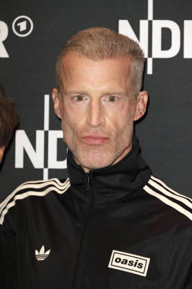 Benjamin von Stuckrad-Barre bei der Premiere des ARD-Dokumentarfilms Udo! Rebell. Rockstar. Ikone. in der Astor Filmlounge Hafencity. Hamburg, 28.04.2026