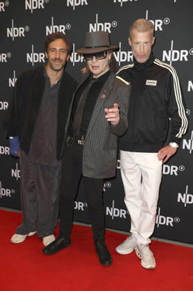 Max Giesinger, Udo Lindenberg und Benjamin von Stuckrad-Barre bei der Premiere des ARD-Dokumentarfilms Udo! Rebell. Rockstar. Ikone. in der Astor Filmlounge Hafencity. Hamburg, 28.04.2026