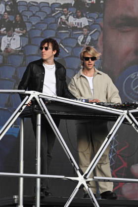 Ofenbach Perform At Parc Des Princes During UEFA Champions League - Paris The band Ofenbach Perform during the UEFA Champions League semi-final first leg football match between Paris Saint-Germain (PSG) and Bayern Munich at the Parc des Princes in Paris on April 28, 2026. Photo by Florian Poitout ABACAPRESS.COM Paris Ile-de-France France  Copyright: xPoitoutxFlorian ABACAx