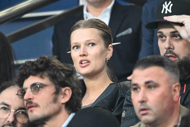 UEFA Champions League - Celebrities in the Stands Toni Garrn during the UEFA Champions League semi-final first leg football match between Paris Saint-Germain (PSG) and Bayern Munich at the Parc des Princes in Paris on April 28, 2026. Photo by Florian Poitout ABACAPRESS.COM Paris Ile-de-France France  Copyright: xPoitoutxFlorian ABACAx
