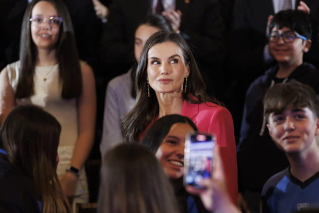 Queen Letizia presides over the proclamation of the Princess of Girona Art Award 2026 in Granada Queen Letizia on her arrival at the proclamation ceremony of the Princess of Girona Art Award 2026 On April 29, 2026 in Granada, Andalusia Spain Queen Letizia has presided over the proclamation ceremony of the Princess of Girona Art Award 2026 , This award recognizes the trajectory of young creators who, through their leadership, commitment and creativity, develop artistic and cultural projects with a positive impact on society 29 APRIL 2026 Álex Cá Granada, Andalucia Granada, Andalucia Spain  Copyright: xÃlexxCamarax 7483033