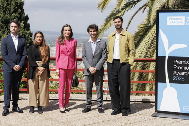 Queen Letizia presides over the proclamation of the Princess of Girona Art Award 2026 in Granada Queen Letizia presides over the family photo with the finalists for the Princess of Girona Art Award 2026 On April 29, 2026 in Granada, Andalusia Spain Queen Letizia has presided over the proclamation ceremony of the Princess of Girona Art Award 2026 , This award recognizes the trajectory of young creators who, through their leadership, commitment and creativity, develop artistic and cultural projects with a positive impact on society 29 APRIL 2026 Álex Cá Granada, Andalusia Granada, Andalusia Spain  Copyright: xÃlexxCamarax 7483093