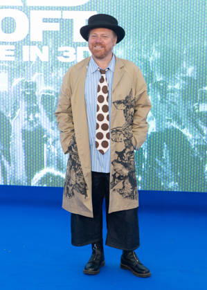 Billie Eilish Hit Me Hard and Soft UK Premiere - London Leigh Francis attends the UK Premiere of Billie Eilish - Hit Me Hard and Soft: The Tour Live In 3D at Odeon Luxe Leicester Square in London, England. UK. Tuesday 28th April 2026. Photo by James Warren Famous ABACAPRESS.COM London United Kingdom  Copyright: xFamous ABACAx