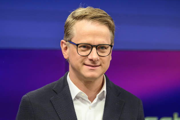 v.l.: Carsten Linnemann, CDU (Generalsekretär) , GER, Berlin, Studio, zu Gast bei Maischberger, politische Talkshow, TV, Format, mit Moderatorin Sandra Maischberger, Das Erste, aus Adlershof Am Studio 20, 29. April 2026, Copyright: HMBxMedia UwexKoch