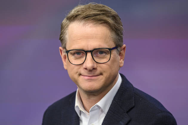 v.l.: Carsten Linnemann, CDU (Generalsekretär) , GER, Berlin, Studio, zu Gast bei Maischberger, politische Talkshow, TV, Format, mit Moderatorin Sandra Maischberger, Das Erste, aus Adlershof Am Studio 20, 29. April 2026, Copyright: HMBxMedia UwexKoch