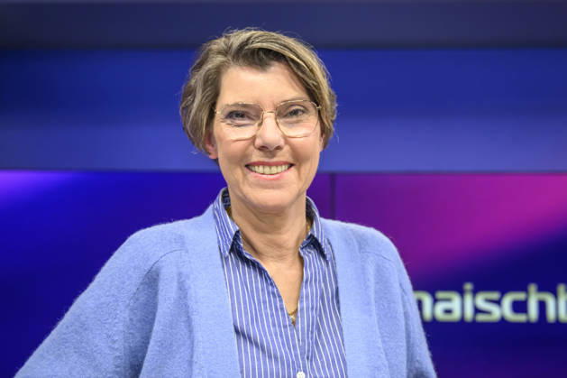v.l.: Bettina Böttinger (Moderatorin), GER, Berlin, Studio, zu Gast bei Maischberger, politische Talkshow, TV, Format, mit Moderatorin Sandra Maischberger, Das Erste, aus Adlershof Am Studio 20, 29. April 2026, Copyright: HMBxMedia UwexKoch