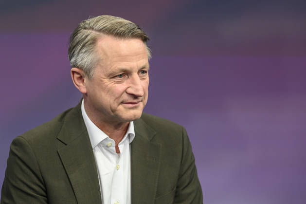 v.l.: Nikolaus Blome (Politikchef RTL ntv) , GER, Berlin, Studio, zu Gast bei Maischberger, politische Talkshow, TV, Format, mit Moderatorin Sandra Maischberger, Das Erste, aus Adlershof Am Studio 20, 29. April 2026, Copyright: HMBxMedia UwexKoch