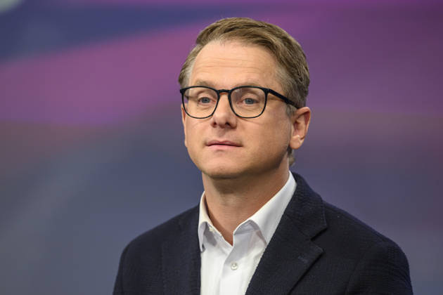 v.l.: Carsten Linnemann, CDU (Generalsekretär) , GER, Berlin, Studio, zu Gast bei Maischberger, politische Talkshow, TV, Format, mit Moderatorin Sandra Maischberger, Das Erste, aus Adlershof Am Studio 20, 29. April 2026, Copyright: HMBxMedia UwexKoch