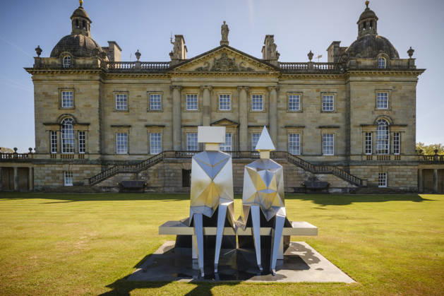 Lynn Chadwick Exhibition, Houghon, UK Houghon, UK, 29, April,2026 Opening of Lynn Chadwick retrospective at Houghton Hall in Norfolk showing two decades of the captors work at the home of Lord Cholmondeley. Claude Koenig (Chadwick’s assistant for 20 years), Rungwe Kingdon (both of Pangolin Editions foundry) and Sarah Chadwick (his daughter) with Large Barley Fork, which has never been public exhibited.  Copyright: xJasonxByex NINTCHDBPICT001077042158